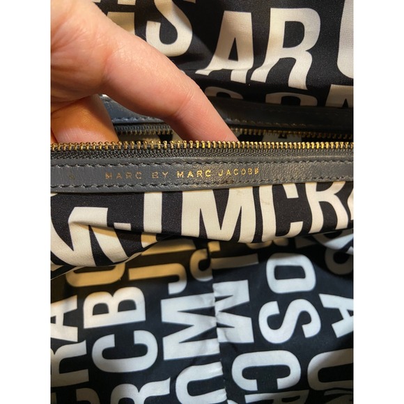 Marc Jacobs Petal to the Metal Natasha Gray Leather Shoulder Bag - Picture 13 of 14